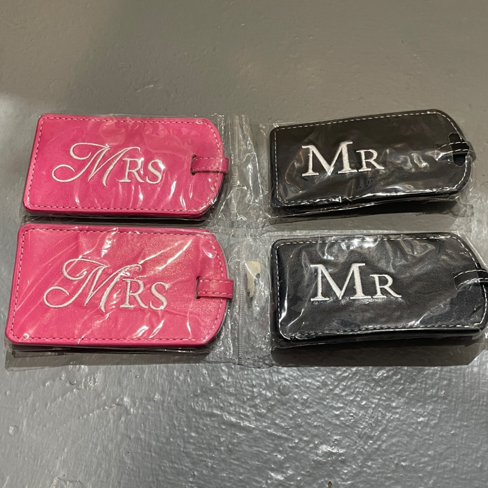 Pink and Black 'Mr & Mrs' Luggage Tags
